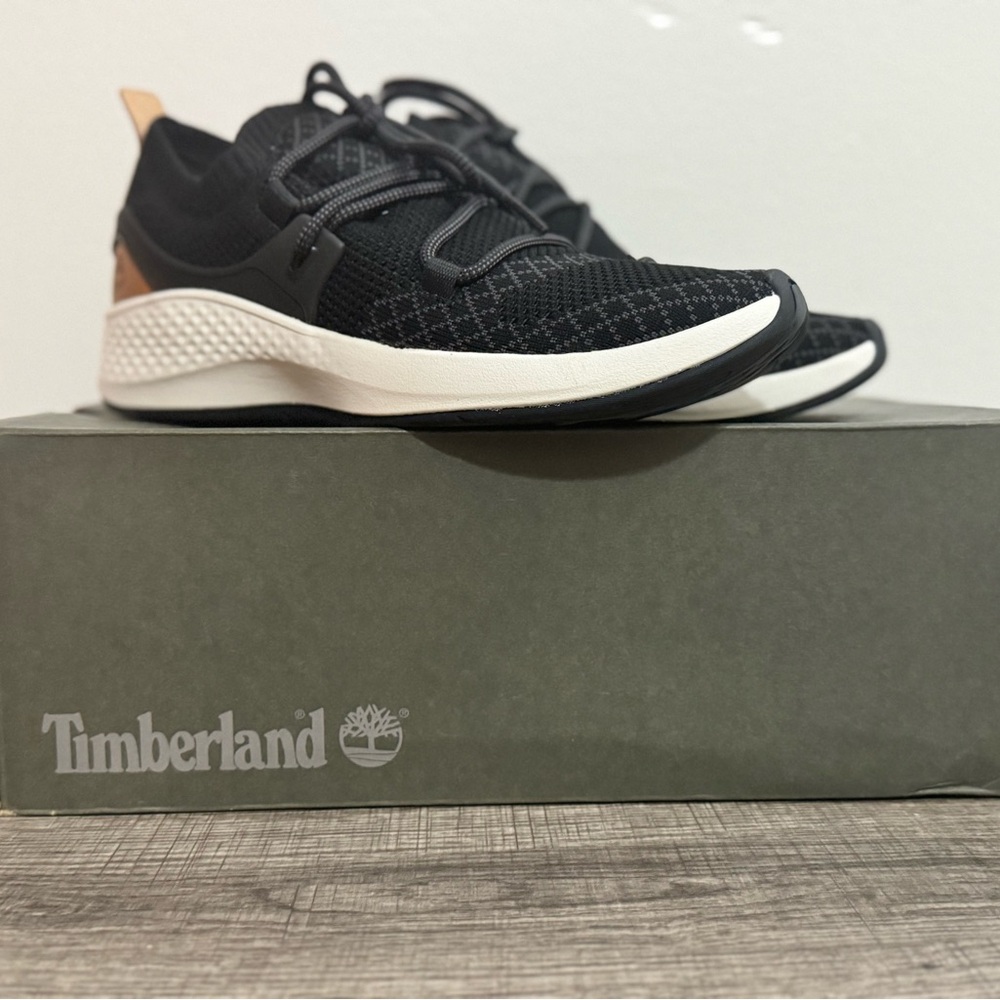 Timberland Women's Flyroam Go Knit Chukka Black Women’s Size 8.5